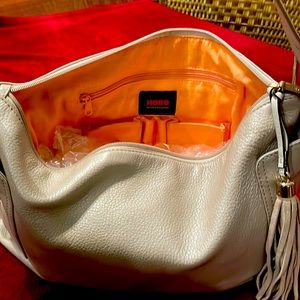 Medium Leather Hobo shoulder purse with belt adjustable length. Light gray